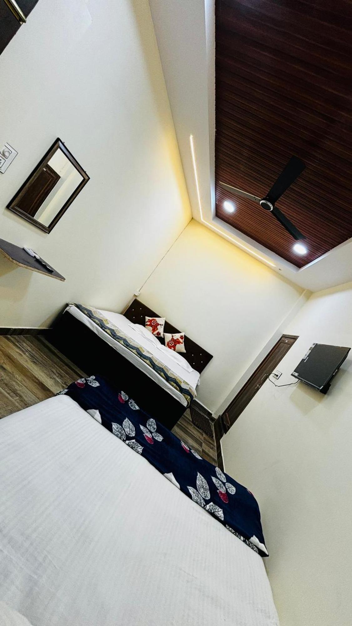 Hotel Shreenidhi Comfort Stay Ujjain Luaran gambar