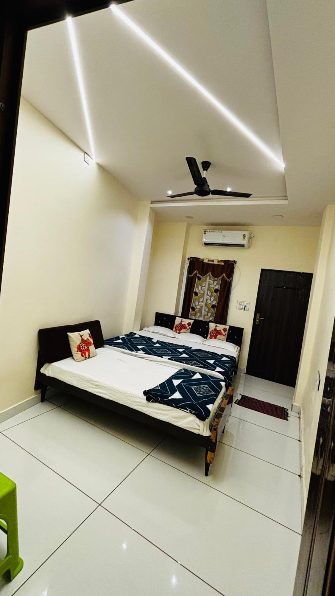Hotel Shreenidhi Comfort Stay Ujjain Luaran gambar
